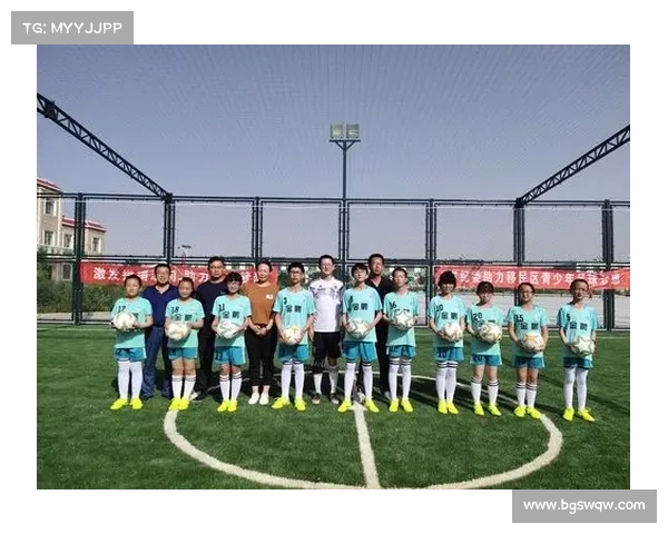 彝族少年赤脚训练视频爆火千万点击 品牌捐赠定制钉鞋助力梦想