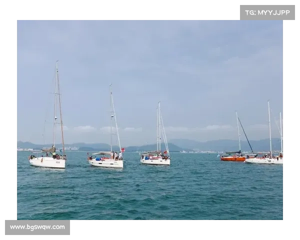 希罗晒照与热火队友出海游艇团建 南海岸派对气氛热烈